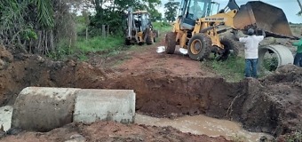 Prefeitura Municipal de Araguacema, através da Secretaria de Infraestrutura e Urbanismo realizou a construção de um bueiro no P.A Nova Esperança